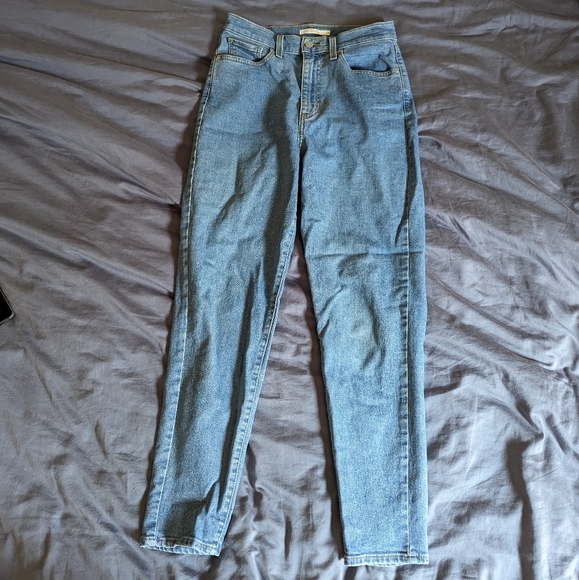 Levi's High Waist Taper Mom Jeans - Picture 3 of 8